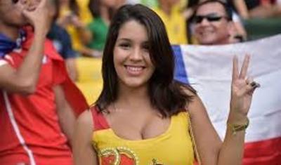 Futbolun ən çılğın və cazibədar xanım azarkeşləri – FOTOLAR